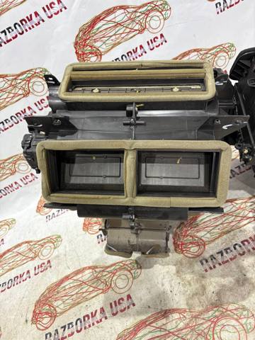 Корпус вентилятора пічки (опалювача салону), в зборі EG9Z19B555D FORD