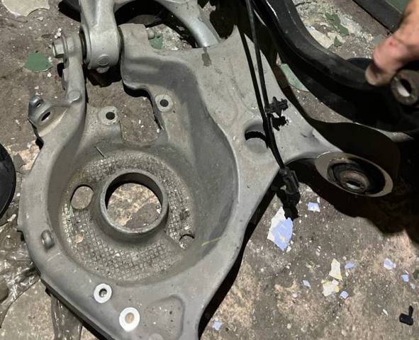 Балансир задній нижній, лівий FR3Z5500K FORD