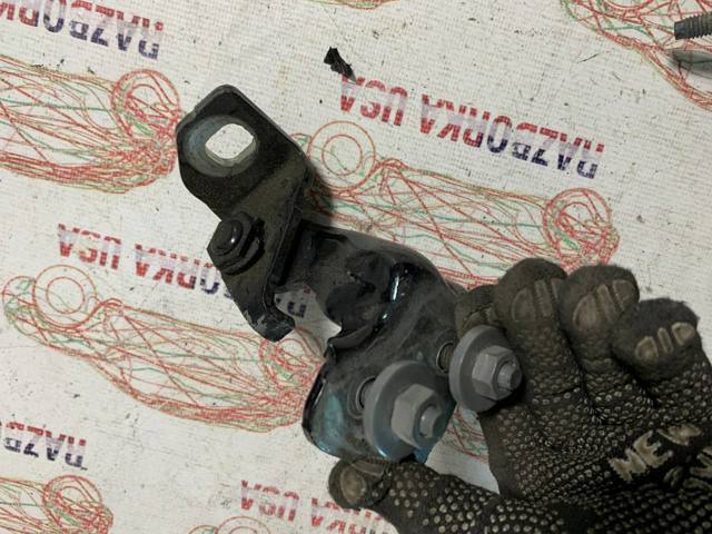 Петля задніх дверей, правих FT4Z5826800B FORD