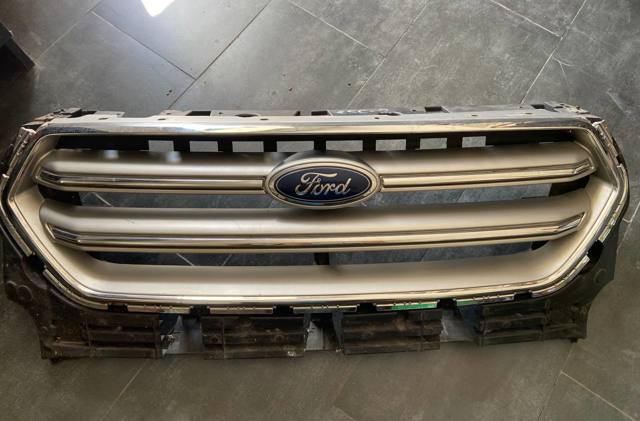 Облицювання радіатора GJ5Z8200C FORD