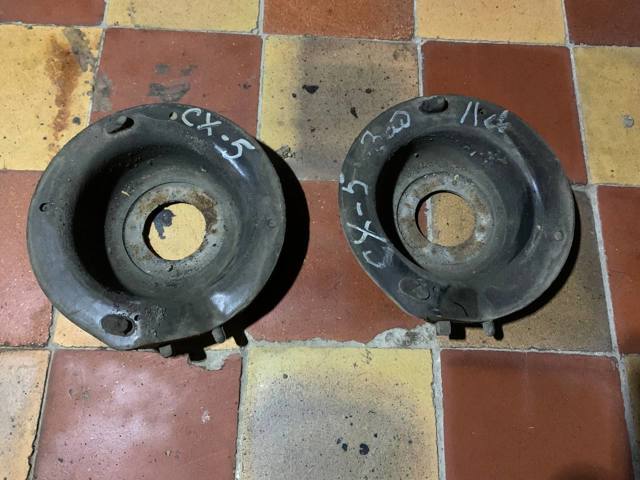 Проставка (гумове кільце) пружини задньої, нижня KD35280A3 MAZDA