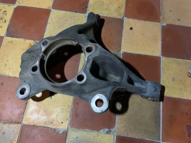 Вісь передня і поворотні кулаки KD3533021 MAZDA
