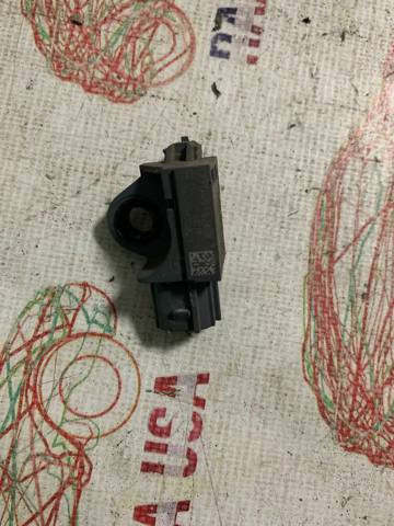 Датчик Айрбег передній KD4557K1X MAZDA