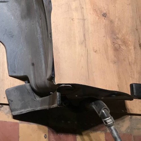 Бризговики передній, правий KD5356114A MAZDA