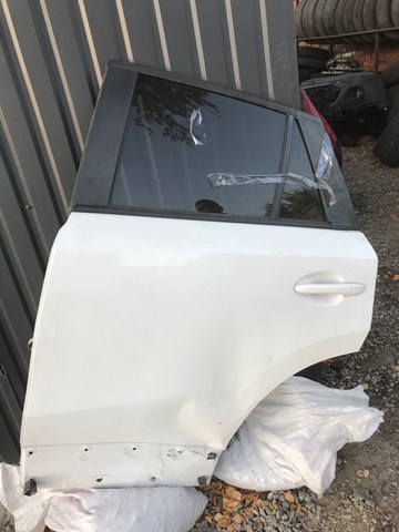 Двері пасажирськи задні ліві KDY57302XE MAZDA