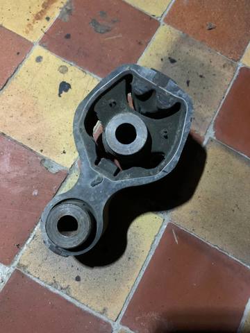 Опора двигуна задня KF5939040 MAZDA