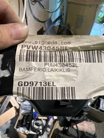 Направляюча переднього бампера, ліва PVW43045BL SIGNEDA
