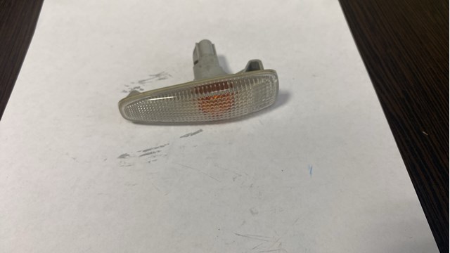 Повторювач повороту на крилі 8351A001 MITSUBISHI