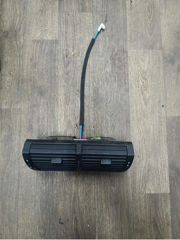 Решітка повітропровода 64228402221 BMW
