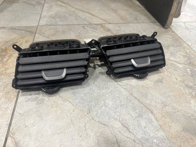 Решітка повітропровода 64229329579 BMW