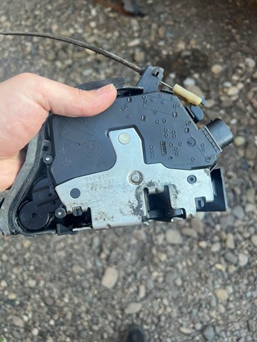 Замок дверей водія 8402537 BMW