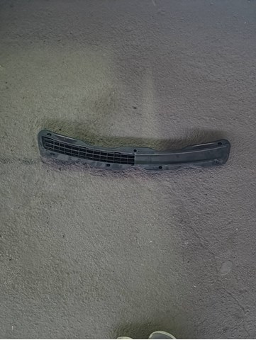 Решітка капота A2108800705 MERCEDES