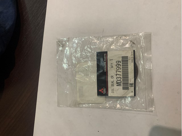 Сальник колінвала передній MD377999 MITSUBISHI