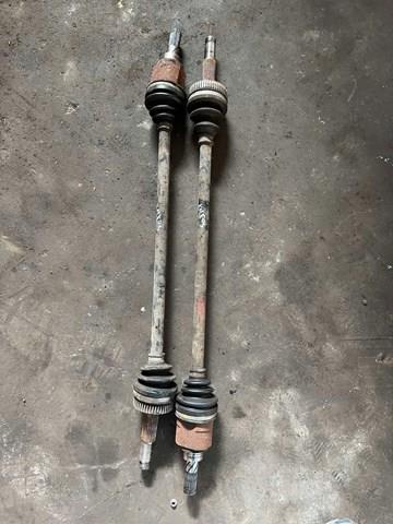 Напіввісь задня 39600JD60A RENAULT