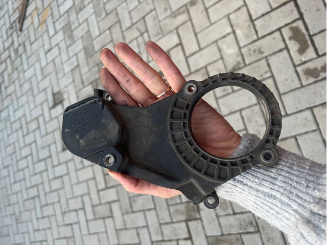 Захист ременя ГРМ, нижній 04C109175D VAG
