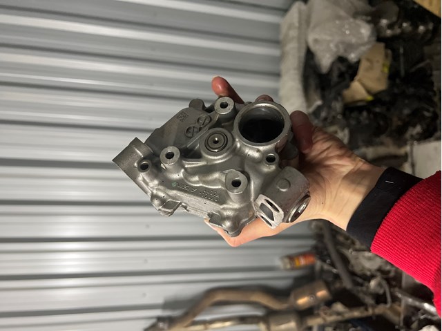 Насос масляний 15100F0011 TOYOTA
