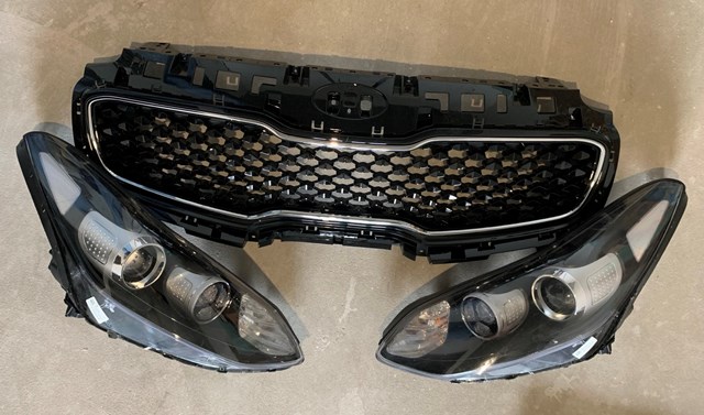 Фара основна права 92102F1040 HYUNDAI