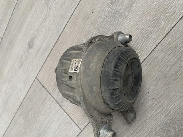 Права подушка двигуна A2052406717 MERCEDES