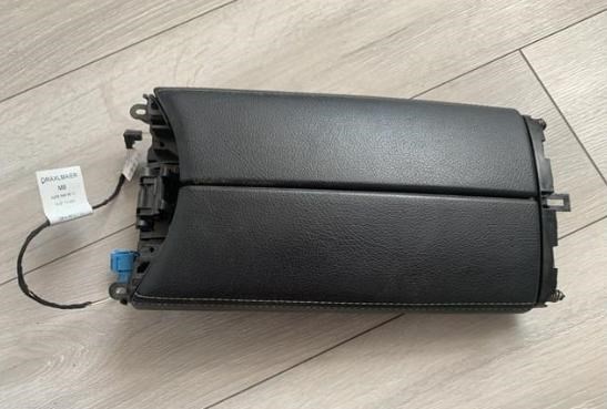 Підлокітник переднього сидіння A2056808804 MERCEDES
