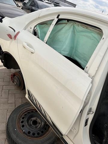 Двері пасажирські задні праві A2057300205 MERCEDES
