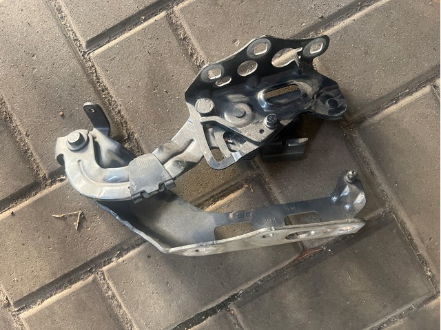 Петля капота, ліва A2058800828 MERCEDES