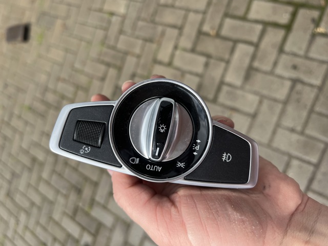 Перемикачі електричні (перемикач світла центральний) A2059057007 MERCEDES