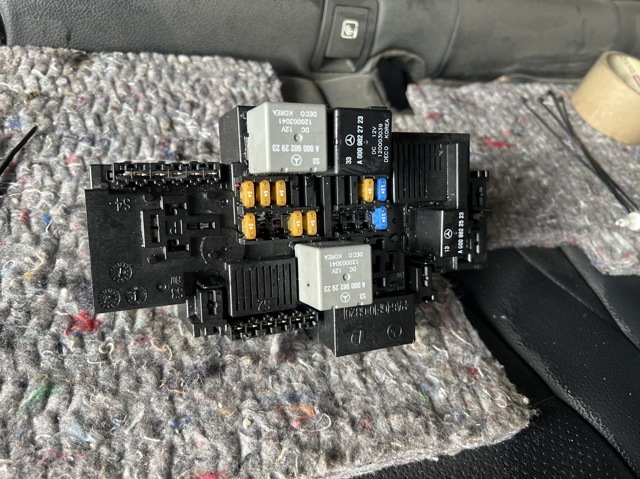 Реле запобіжників A2229063202 MERCEDES