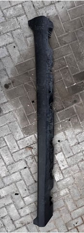 Накладка зовнішня (молдинг) порога, правий A2536980800 MERCEDES