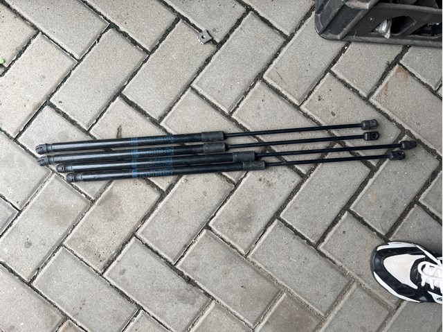 Амортизатор задньої ляди A2539800164 MERCEDES