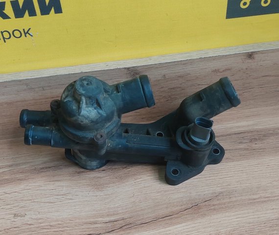 Термостат в зборі 03C121111B VAG