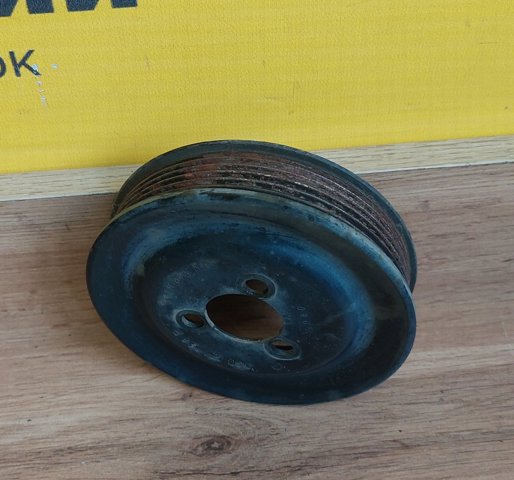 Шків водяного насоса 03D121028B VAG