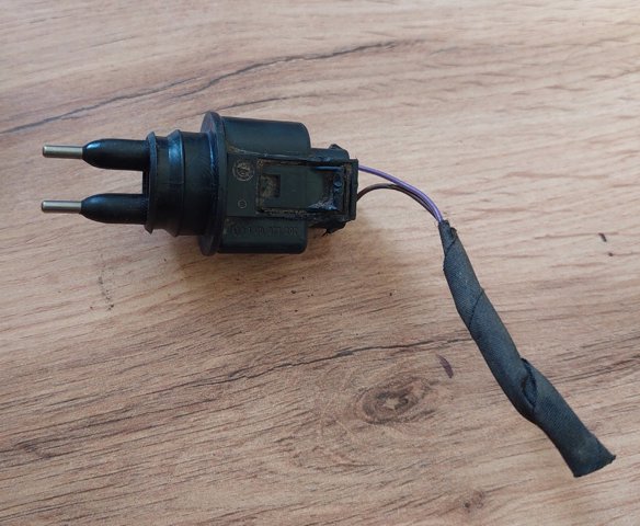 Датчик рівня бачка склоомивача 1J0973202 VAG