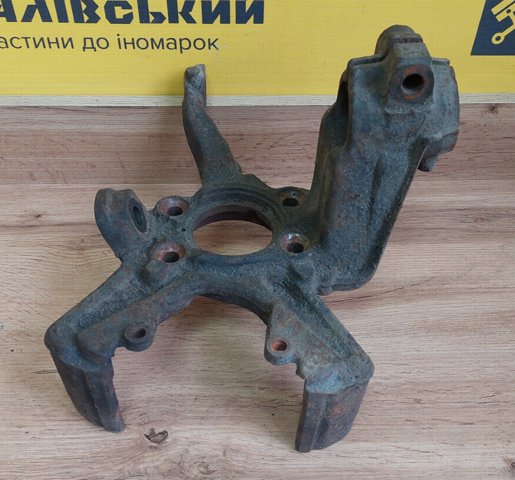 Цапфа - поворотний кулак передній, лівий 1K0407255P VAG