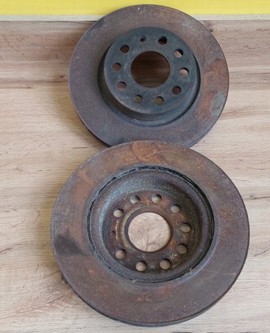 Гальмо дискове переднє 1K0615301AC VAG