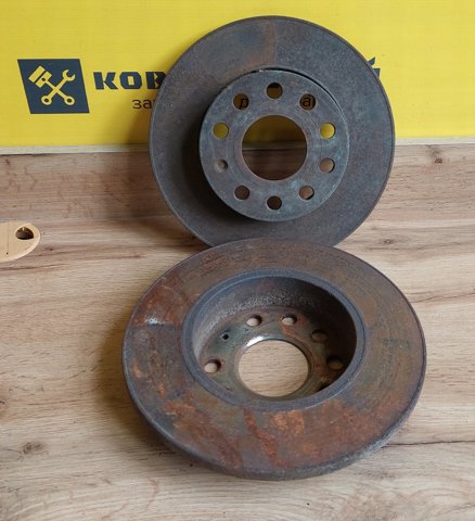 Диск заднього гальма 1K0615601L VAG
