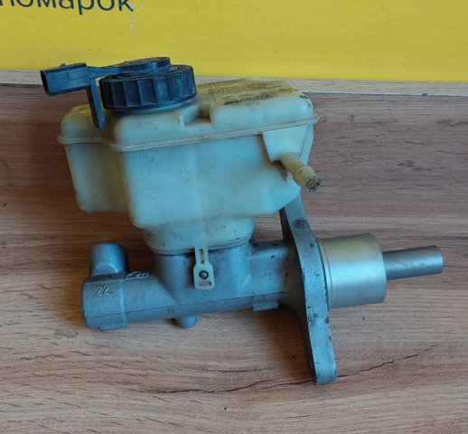 Бачок гальмівної рідини Volkswagen Passat B7