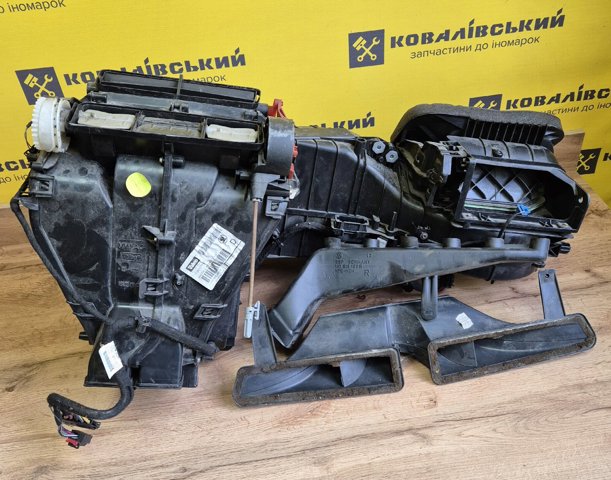 Корпус печі в зборі 1K1820007A VAG