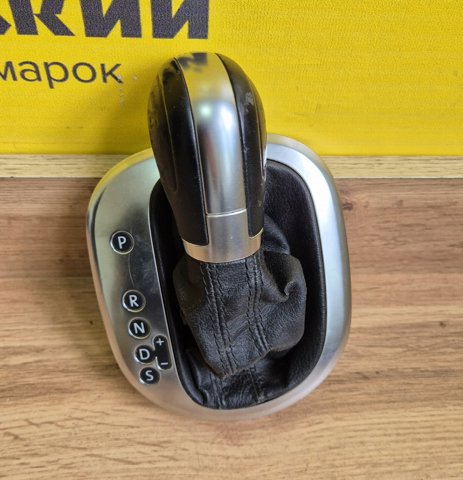 Ручка важеля коробки передач 1T1713203Q VAG