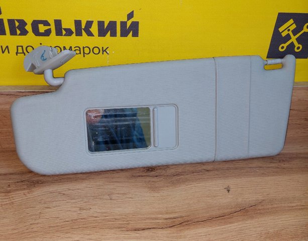 Козирок протисонячний 1Z0857551D VAG