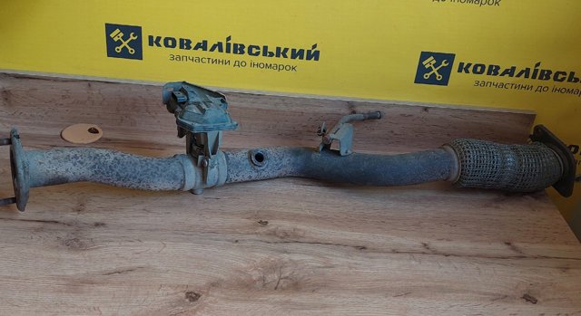 Глушник, передня частина 200104EA4E NISSAN