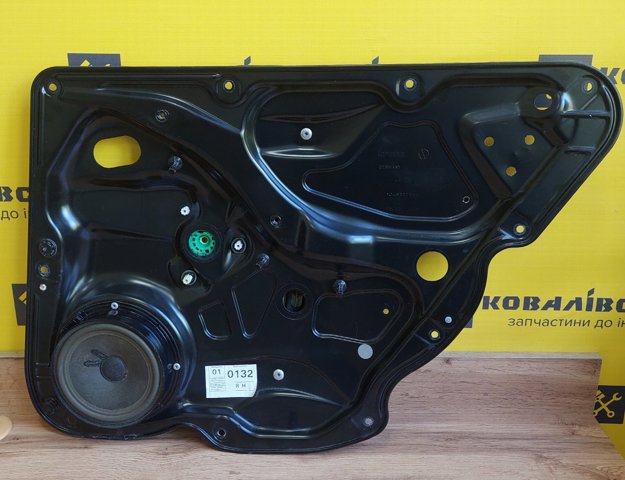 Механізм склопідйомника двері задньої, правої 3C4839756H VAG