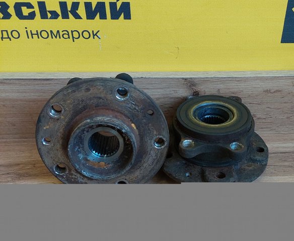 Маточини передніх коліс 402024EA1A NISSAN
