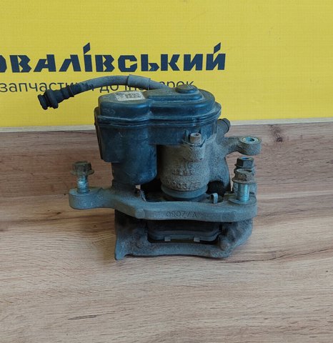 Супорт гальмівний задній правий 440014EA0A NISSAN