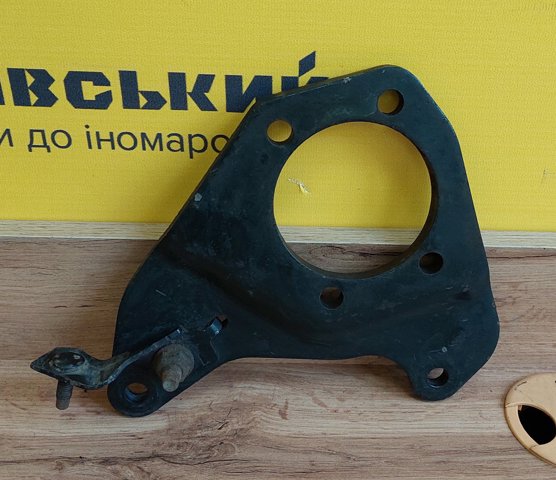 Задній гальмівний супорт лівий 440314EG0B NISSAN