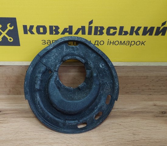 Проставка (гумове кільце) пружини передньої, нижня 4815833031 TOYOTA