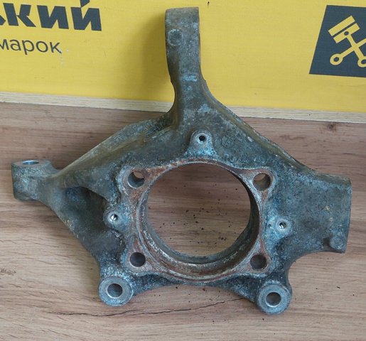 Цапфа поворотна ліва 51710E6100 HYUNDAI