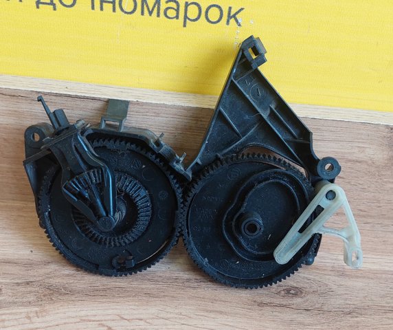 Двигун заслінки печі 6Q0819133 VAG