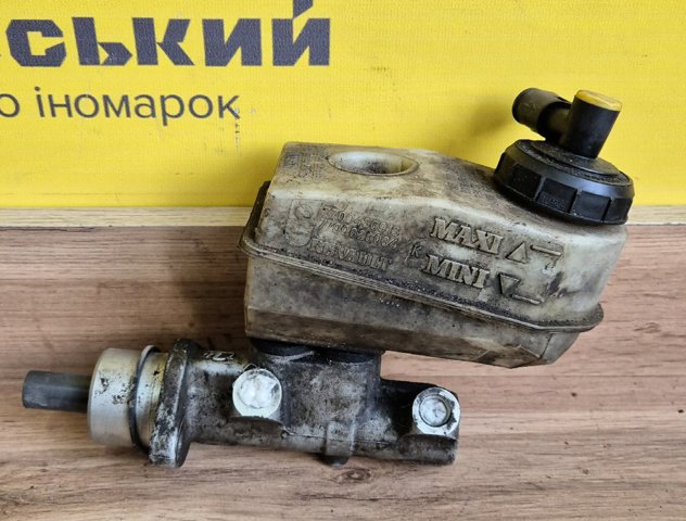 Циліндр гальмівний, головний 7701205484 RENAULT