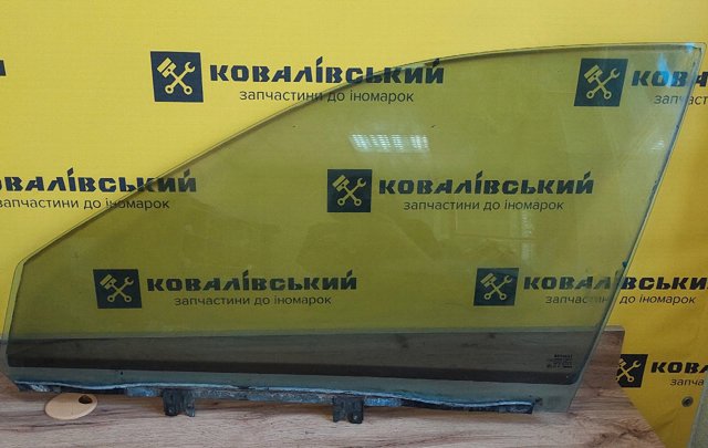 Скло та ущільнювачі скла вітрового правого/лівого 7701467575 RENAULT