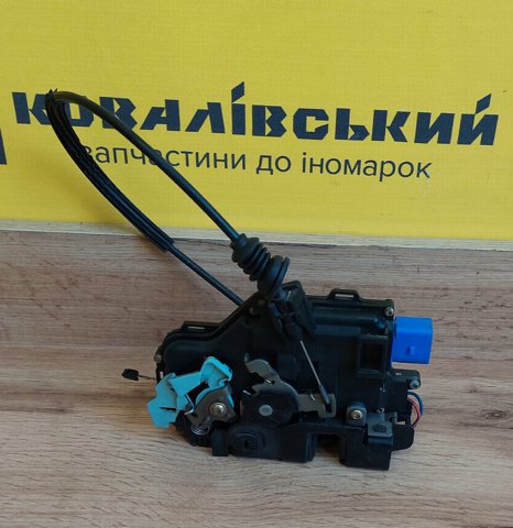 Замок задньої двері, лівої 7L0839015D VAG